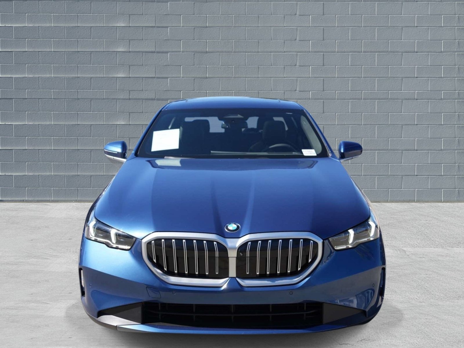 Used 2025 BMW 530i RWD image 2