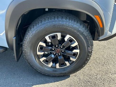 Used 2024 Nissan Frontier PRO-4X image 13