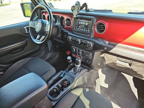 Used 2020 Jeep Gladiator Rubicon w/ LED Lighting Group AWD/4WD image 14