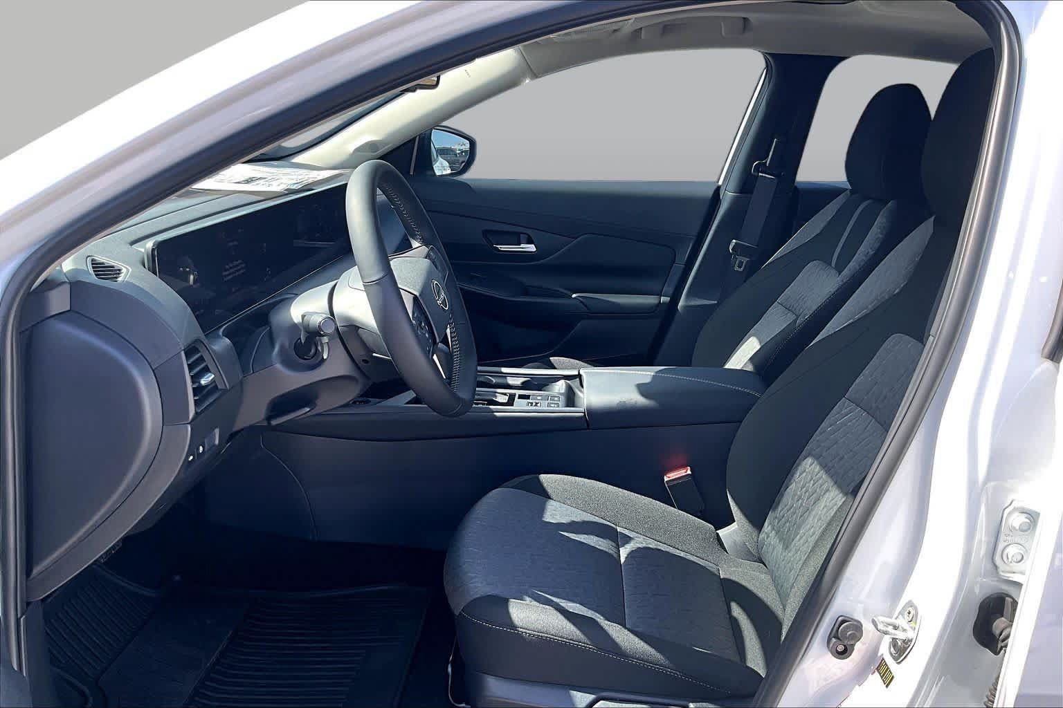 New 2026 Nissan Sentra SV w/ SV Convenience Package FWD image 9