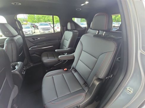 Used 2025 Chevrolet Traverse Z71 AWD/4WD image 24