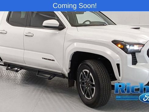 Used 2024 Toyota Tacoma TRD Sport RWD image 1