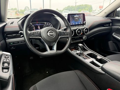 Used 2025 Nissan Sentra SR FWD image 5