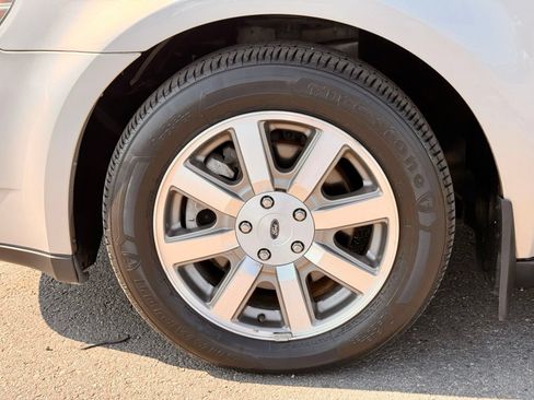 Used 2008 Ford Taurus SEL FWD image 9