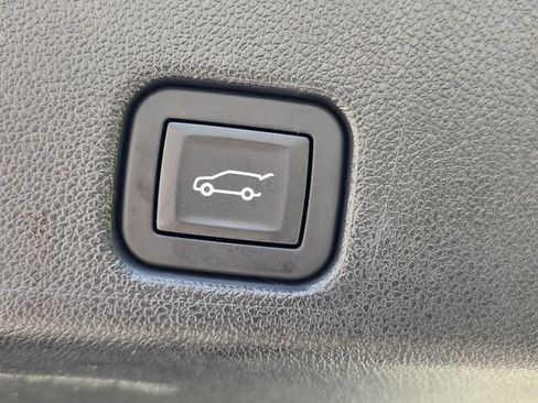 Used 2025 Chevrolet Traverse Z71 w/ LPO, Floor Liner Package AWD/4WD image 25