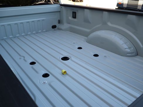 Used 2025 Ford F450 Platinum w/ Platinum Plus Package image 30