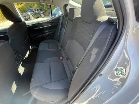 Used 2025 Toyota Camry LE image 32