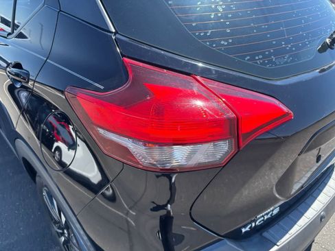 Used 2020 Nissan Kicks SV w/ Exterior Package image 7