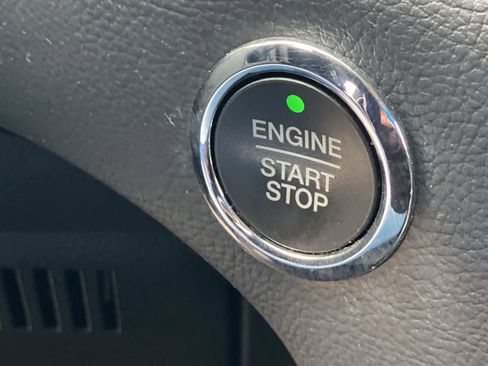 Used 2018 Ford Edge SEL image 34