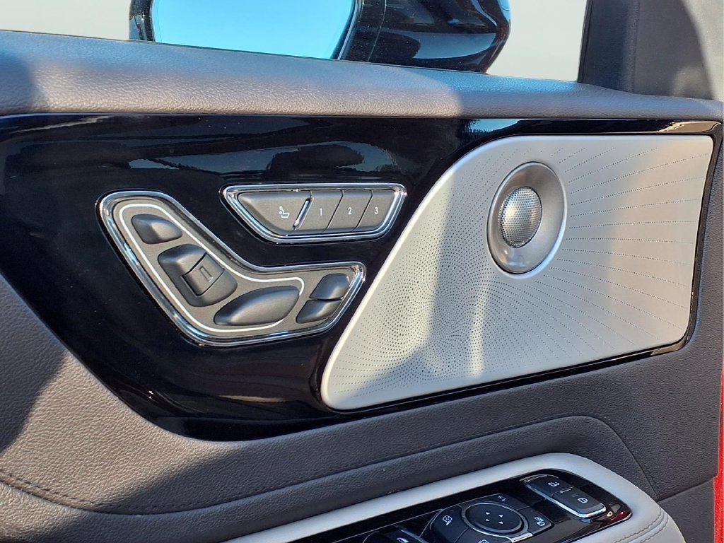 Used 2022 Lincoln Aviator Reserve w/ Equipment Group 201A AWD/4WD image 22