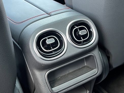 Used 2024 Mercedes-Benz GLC 43 AMG 4MATIC image 18