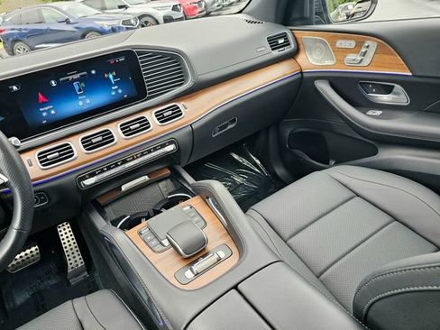 Certified 2025 Mercedes-Benz GLS 450 4MATIC image 34