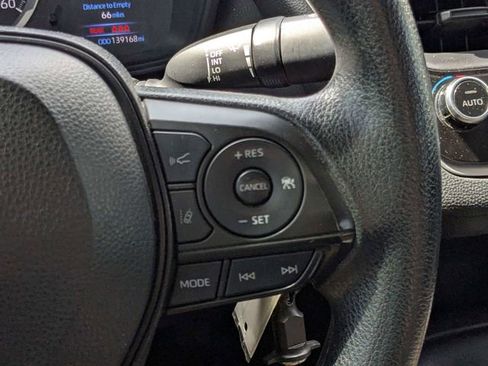 Used 2022 Toyota Corolla LE FWD image 21