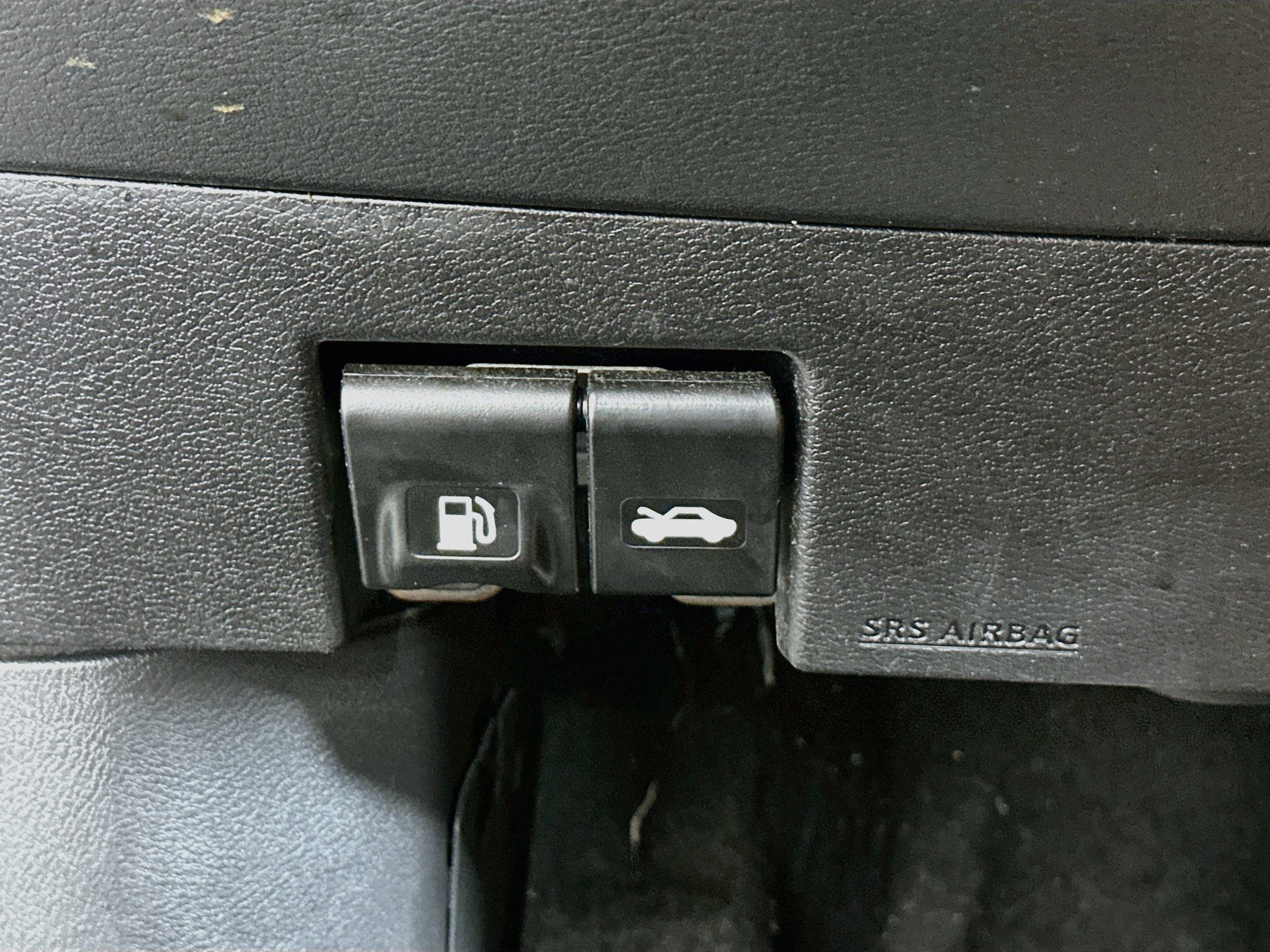 Used 2025 Nissan Versa SV FWD image 17
