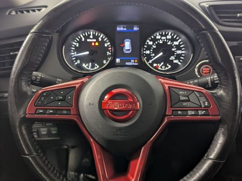 Used 2018 Nissan Rogue SV w/ Premium Package AWD/4WD image 23