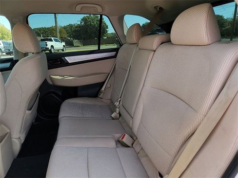 Used 2019 Subaru Outback 2.5i image 11