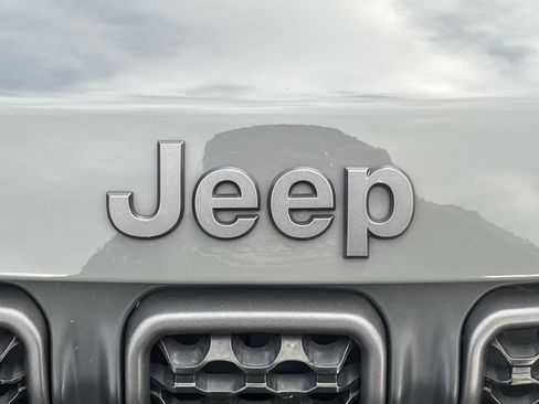 Used 2023 Jeep Compass Trailhawk image 26