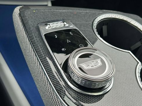 New 2026 Cadillac Optiq Sport 1 image 33