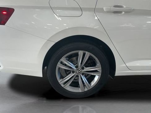 Certified 2023 Volkswagen Jetta SE w/ Panoramic Sunroof Package FWD image 34