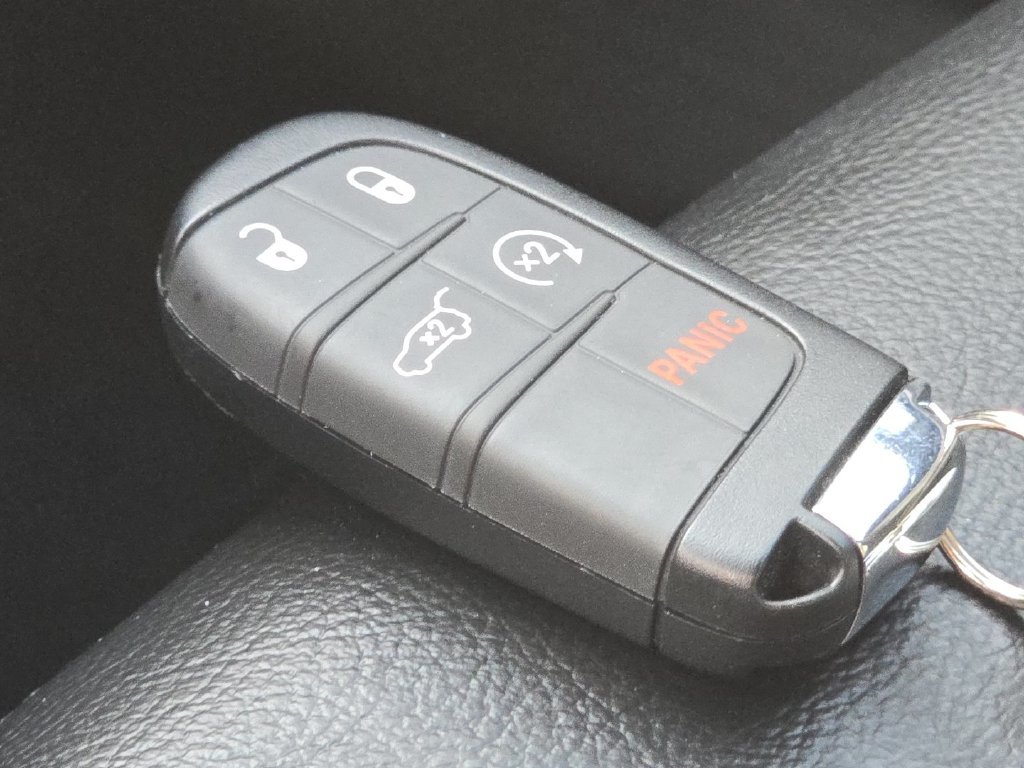 Used 2023 Jeep Compass Latitude w/ Convenience Group AWD/4WD image 34