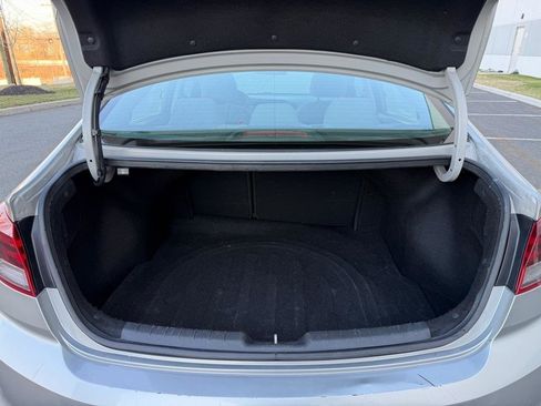 Used 2020 Hyundai Elantra SEL image 17