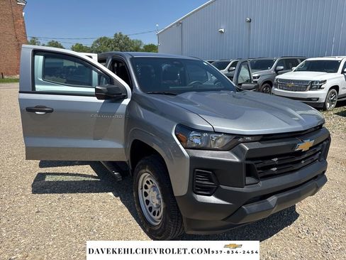 Used 2025 Chevrolet Colorado W/T AWD/4WD image 31