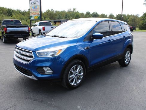 Used 2017 Ford Escape SE AWD/4WD image 2