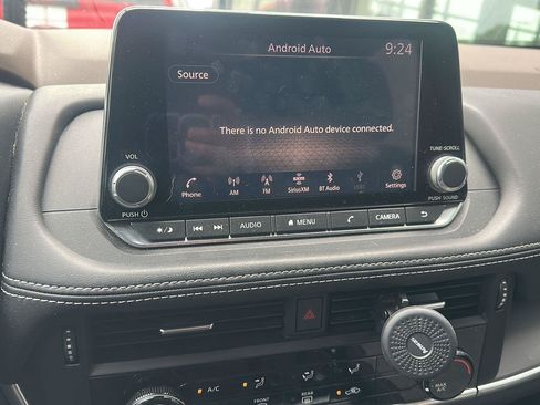 Used 2021 Nissan Rogue S FWD image 14