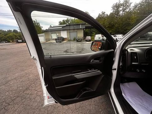 Used 2022 Chevrolet Colorado LT w/ Fleet Safety Package AWD/4WD image 12