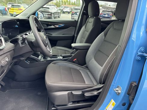 Used 2024 Chevrolet TrailBlazer LT w/ Driver Confidence Package FWD image 16