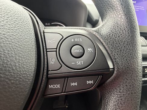 Used 2025 Toyota RAV4 XLE FWD image 26