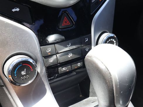 Used 2015 Chevrolet Cruze LT FWD image 22