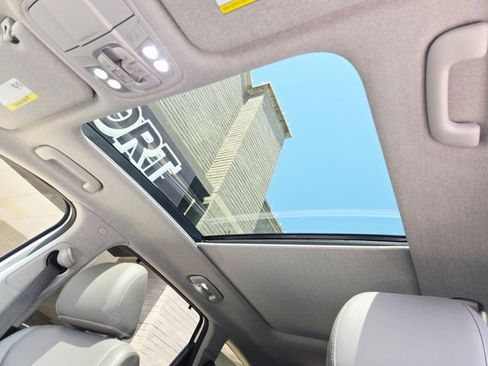 Used 2020 Hyundai Santa Fe Limited FWD image 11
