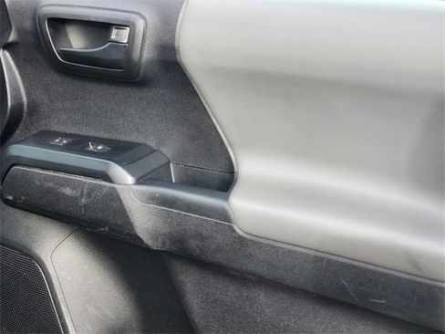 Used 2022 Toyota Tacoma SR image 18