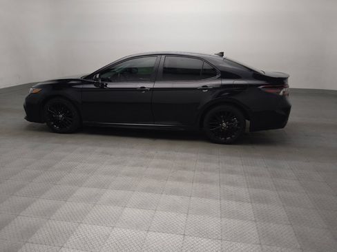 Used 2022 Toyota Camry SE w/ Convenience Package FWD image 3
