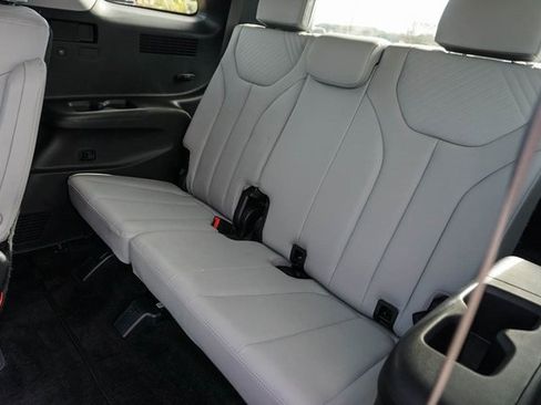 Used 2024 Hyundai Palisade SEL w/ Premium Package image 25