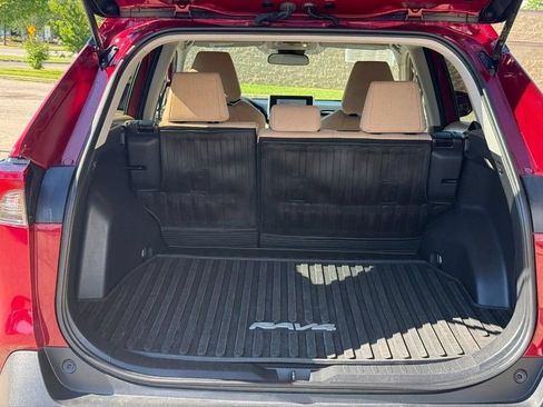 Used 2023 Toyota RAV4 LE AWD/4WD image 9