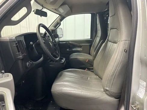 Used 2022 Chevrolet Express 2500 image 10