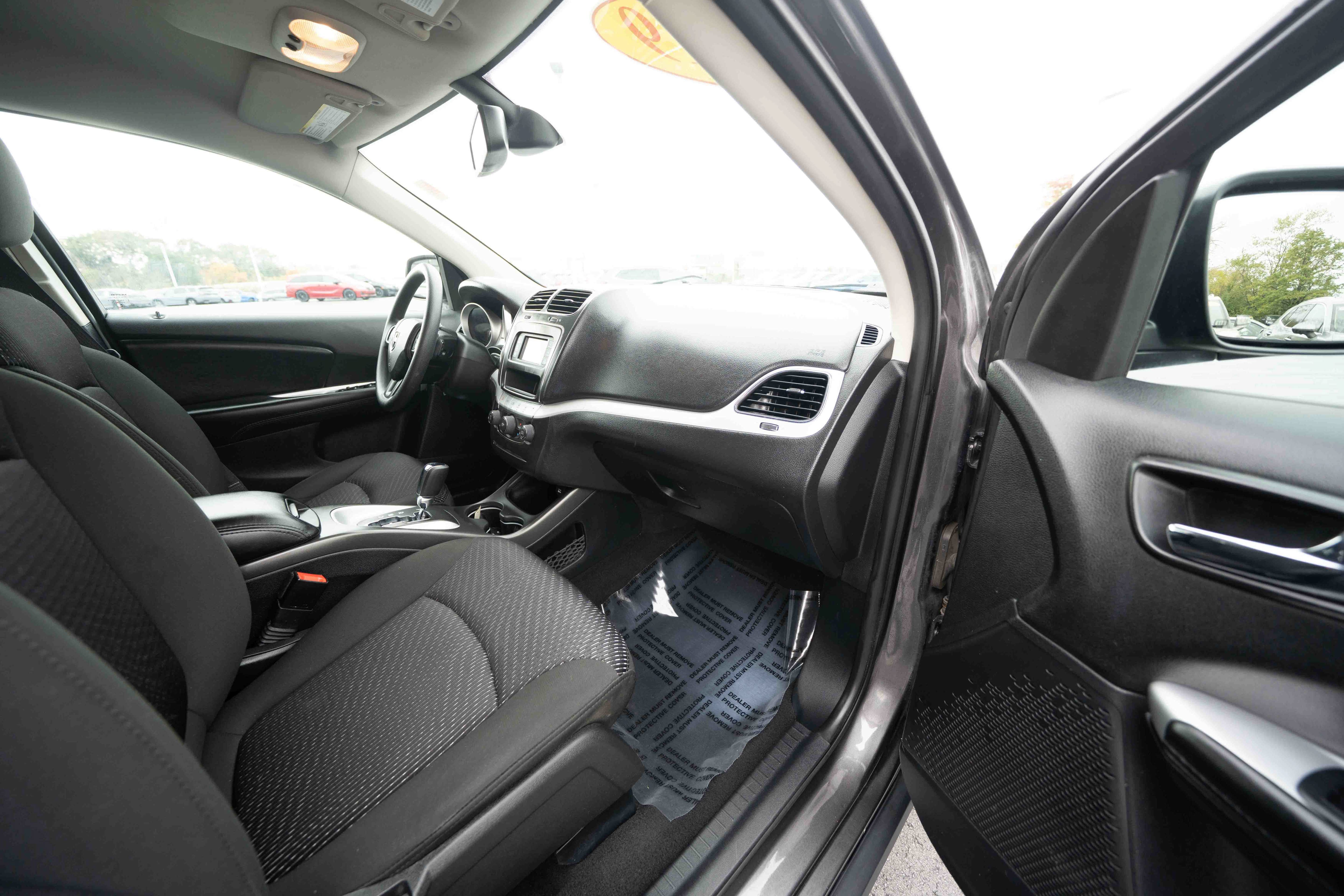 Used 2019 Dodge Journey SE FWD image 25