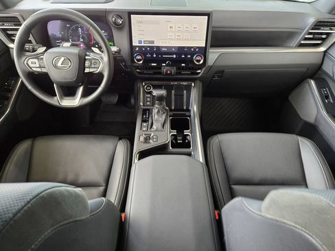 Used 2024 Lexus GX 550 AWD/4WD image 16