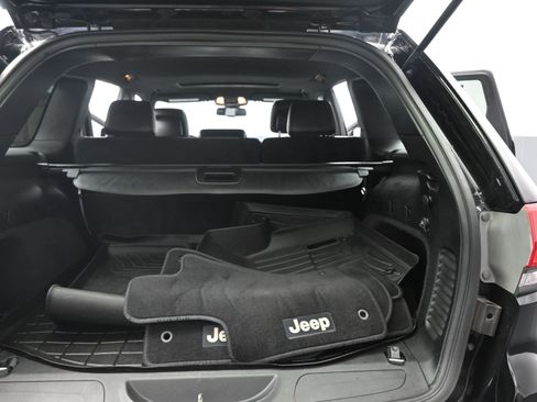 Used 2014 Jeep Grand Cherokee Altitude image 23