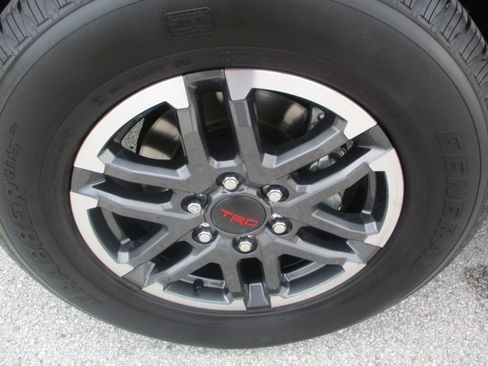 Used 2024 Toyota Tacoma TRD Sport RWD image 9