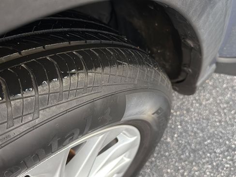 Certified 2022 Toyota Corolla Cross LE image 33