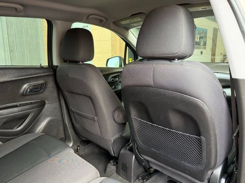 Used 2018 Chevrolet Trax LS FWD image 13