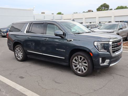 Used 2021 GMC Yukon XL SLT w/ SLT Premium Package AWD/4WD image 2