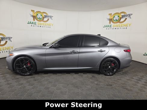 Used 2020 Alfa Romeo Giulia Ti w/ Nero Edizione image 6