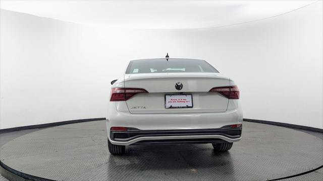 Used 2024 Volkswagen Jetta Sport FWD image 7