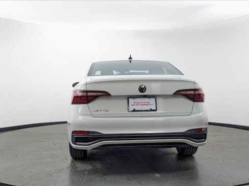 Used 2024 Volkswagen Jetta Sport FWD image 7
