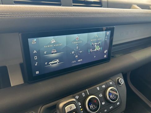 Used 2020 Land Rover Defender 110 SE image 7