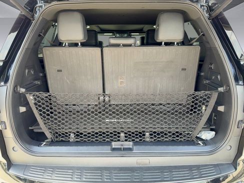 Used 2025 Toyota Sequoia Platinum AWD/4WD image 27